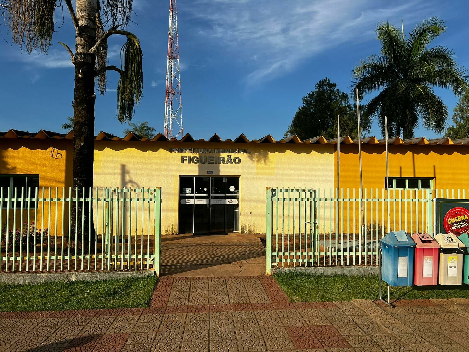 Imagem de compartilhamento para o artigo Saúde era péssima, hoje temos tudo: moradores elogiam equipe de servidores na área da saúde e Infraestrutura de Figueirão da MS Todo dia